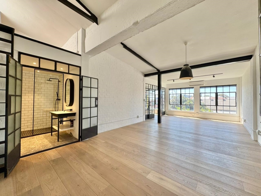 1 Bedroom Property for Sale in Woodstock Western Cape